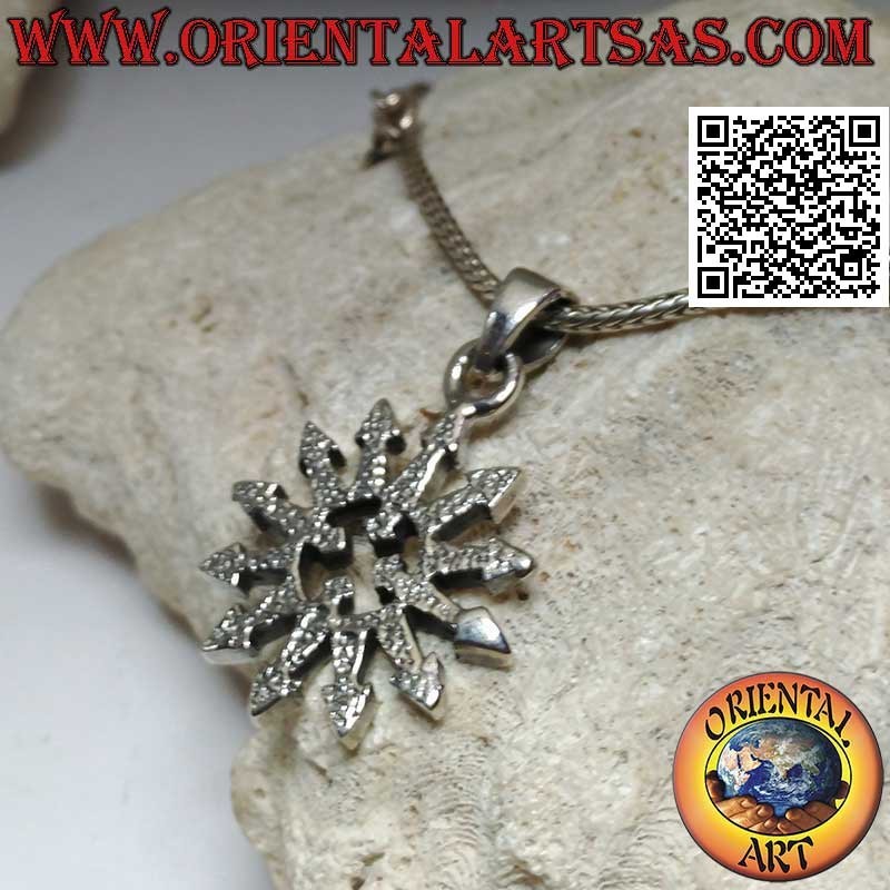 Pendentif en argent, flèches multidirectionnelles en cercle (rose des vents des flèches)