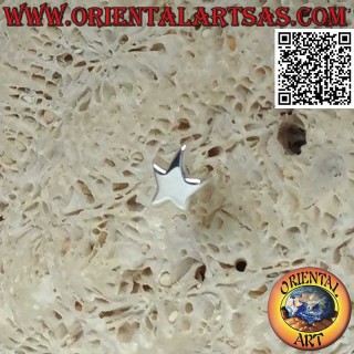 Mini pendiente de plata, estrella irregular lisa y gruesa