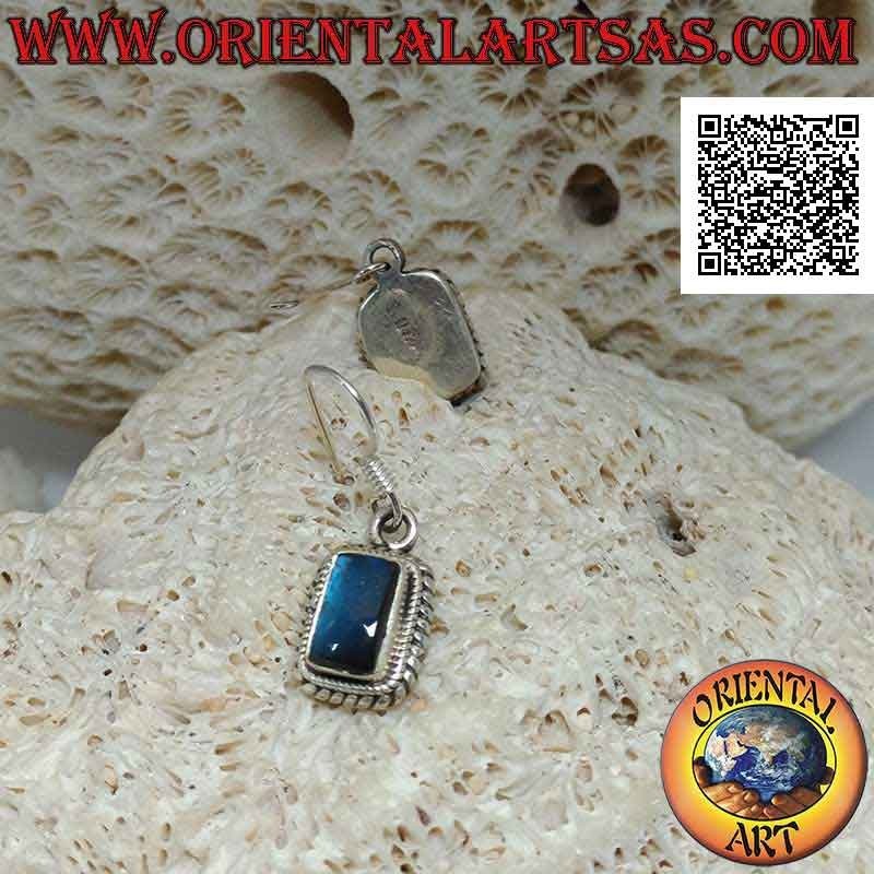 Pendientes de plata con labradorita rectangular con fluorescencia azul rodeada de entretejidos