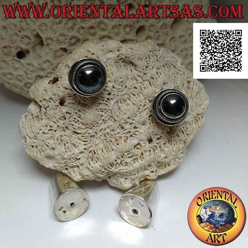 Boucles d'oreilles traditionnelles balinaises en argent avec hématite ronde entourées de disques