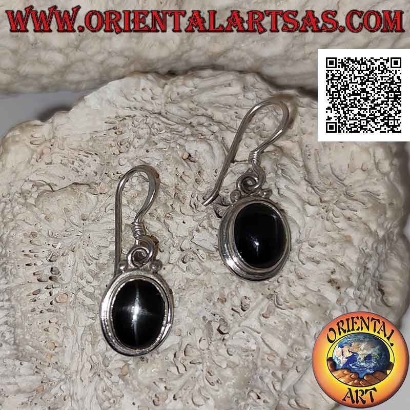 Silberne Ohrringe mit Cabochon-Oval Black Star (Stern-Diopsid) und glatter hervorstehender Kante