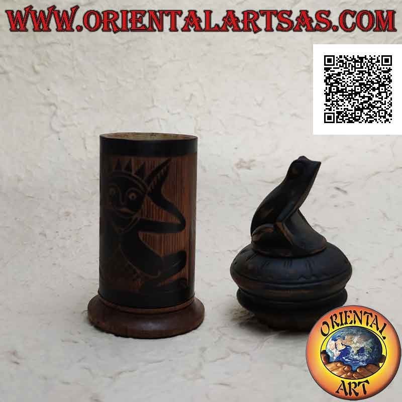 Cylindrical jewelry box with aboriginal engravings in bamboo and frog sitting in mahogany wood