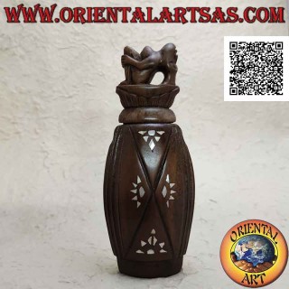 Boîte à bijoux en bois indonésien Shorea sculpté à la main et incrustation de nacre avec sculpture de maternité