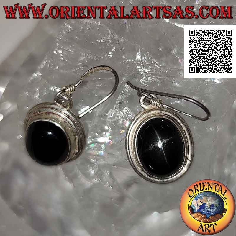 Orecchini in argento con Black Star ovale cabochon (diopside stellato) e doppio bordo liscio sporgente