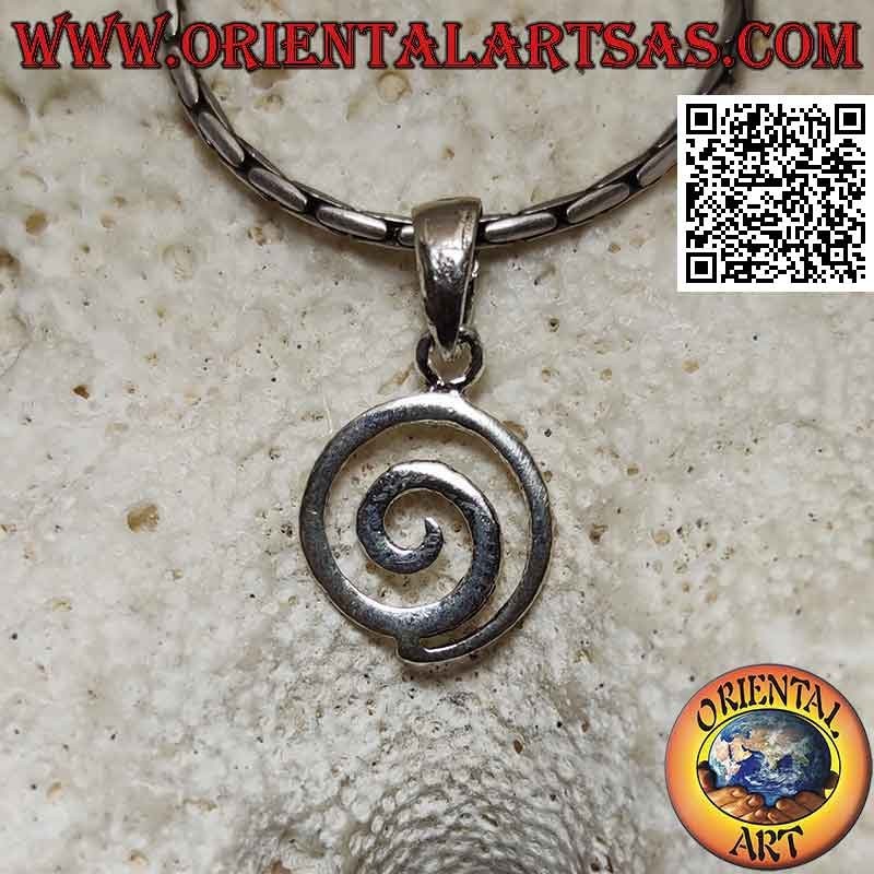 Petit pendentif en argent forme spirale lisse