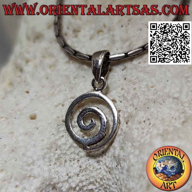 Petit pendentif en argent forme spirale lisse