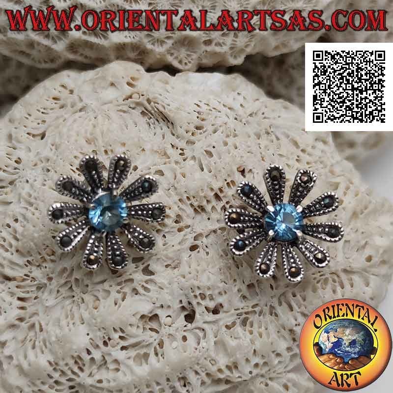 Pendientes de plata con lóbulo en forma de gran margarita tachonada de marcasita y topacio azul redondo central