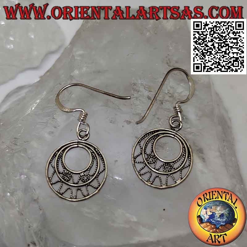 Boucles d'oreilles en argent avec cercles concentriques et traitement en filigrane entre eux