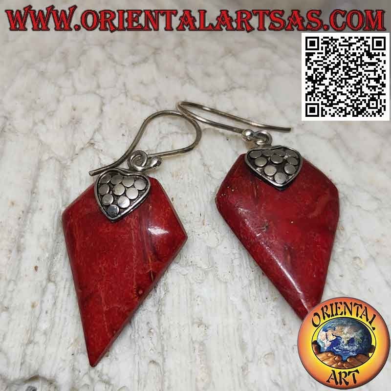 Pendientes de gancho de plata con coral rojo (coral) con romboide deltoides y gancho decorado