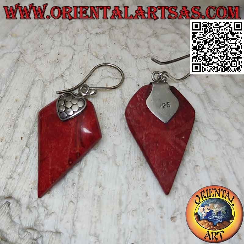 Pendientes de gancho de plata con coral rojo (coral) con romboide deltoides y gancho decorado