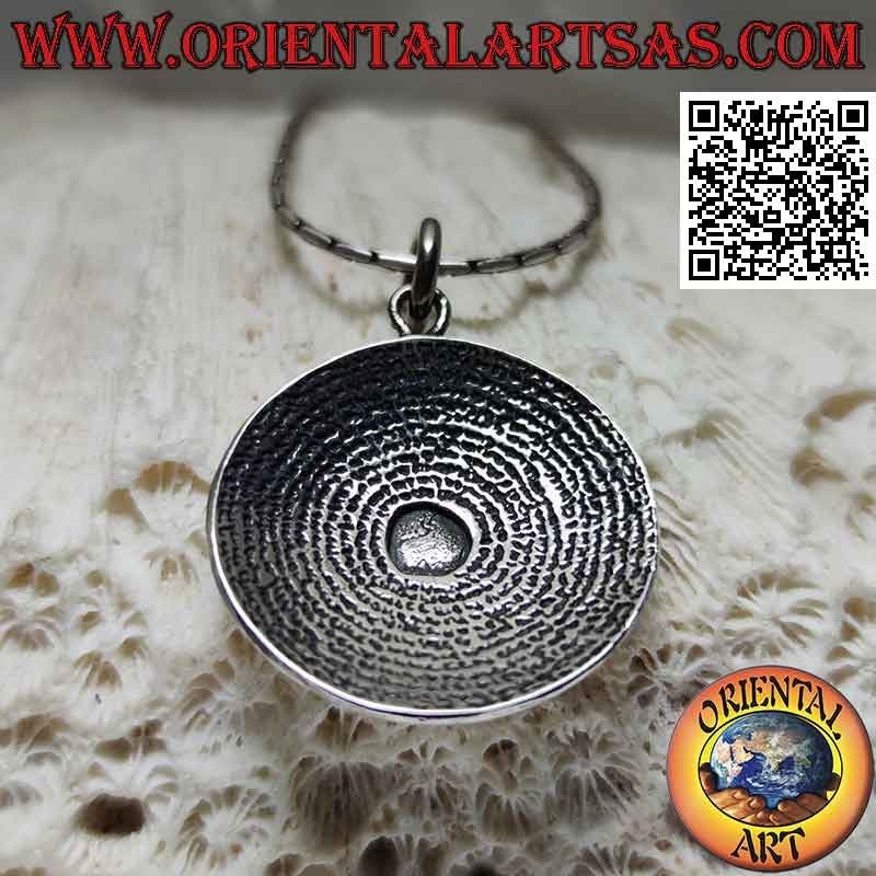 Colgante de plata, el reloj de sol de los antiguos