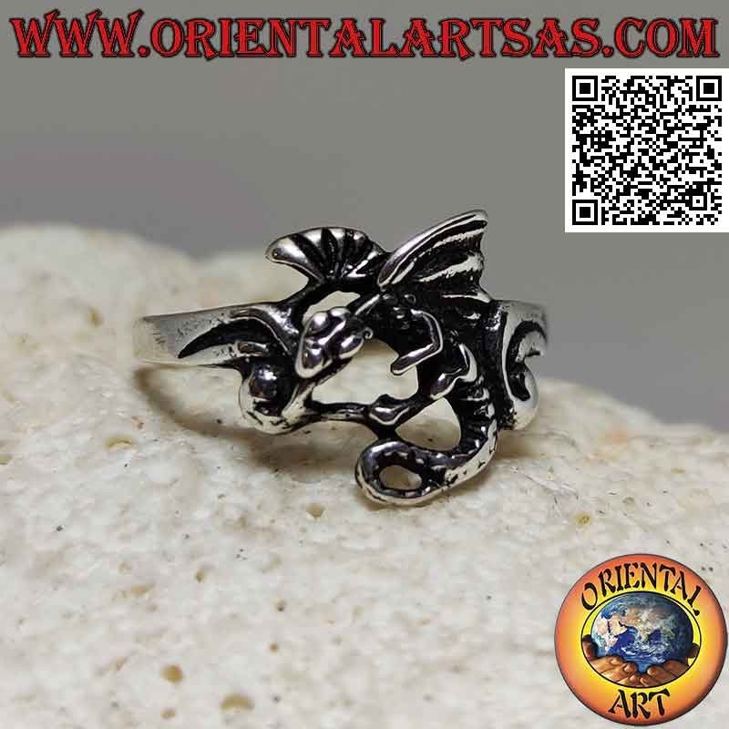 Silberring mit Basilisk Drachen im Profilflug