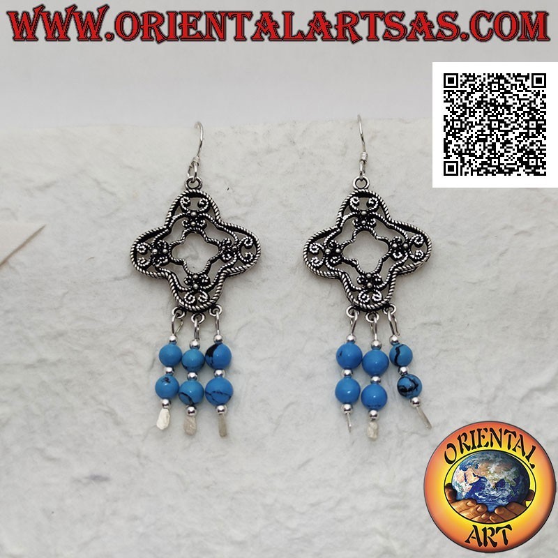 Pendientes de rombos redondos de plata decorados con filigrana con colgantes de turquesa y cuentas de plata
