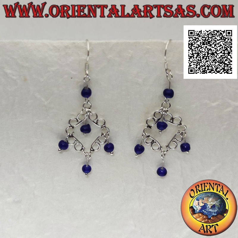 Orecchini in argento, rombo di linee curve in argento liscio con pendenti di palline di lapislazzulo