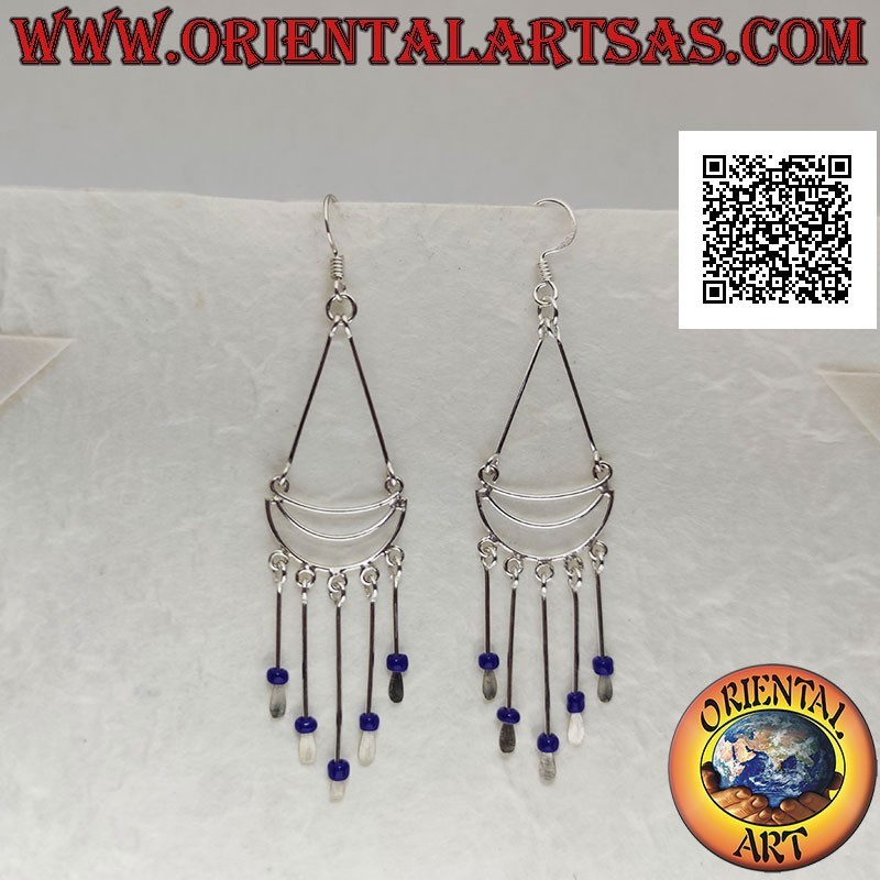 Boucles d'oreilles en argent avec arcs attachés avec une rangée de boules de lapis lazuli pendantes