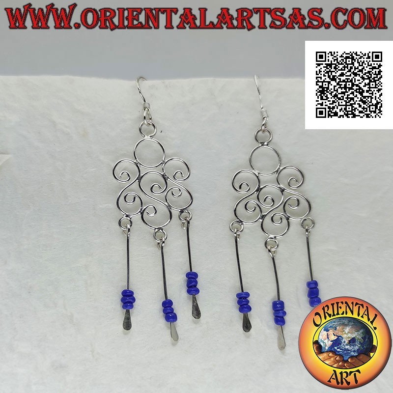 Runde dreifache S-Silberohrringe mit Lapislazuli-Perlen und silbernen Anhängerfäden