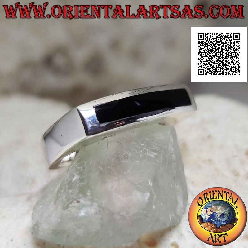 Smooth silver ring with narrow and long horizontal rectangular onyx on squared frame