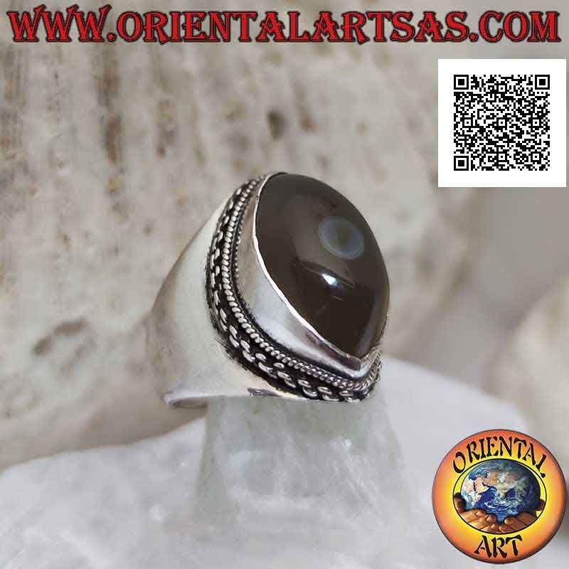 Silver ring with greyish Shiva's eye agate with shuttle and chain edge on smooth setting (f)