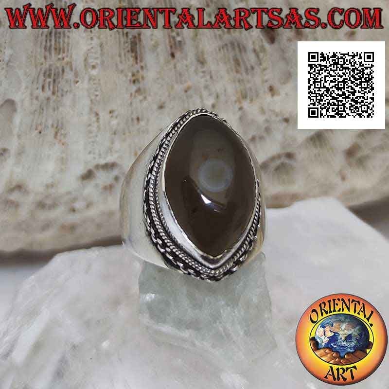 Anillo de plata con ágata ojo de Shiva grisáceo con lanzadera y borde de cadena en engaste liso (f)