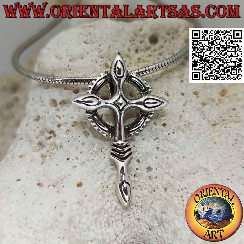 Pendentif en argent, croix celtique avec cercle denté