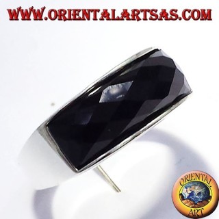 Bague en argent avec la courbe facettes onyx