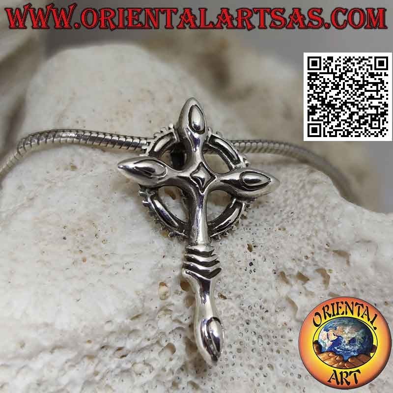 Pendentif en argent, croix celtique avec cercle denté