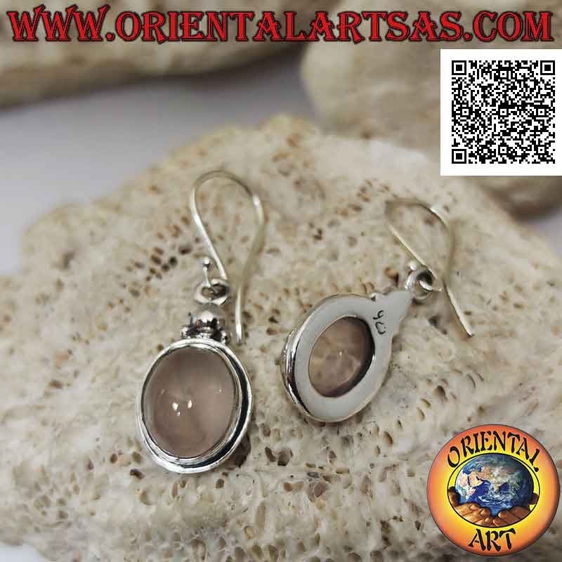 Silberohrringe mit ovalem Cabochon-Rosenquarz auf glatter Fassung mit hervorstehender Kante