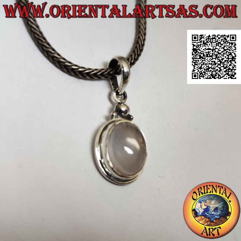 Colgante de plata con cabujón ovalado de cuarzo rosa en engaste liso con borde saliente