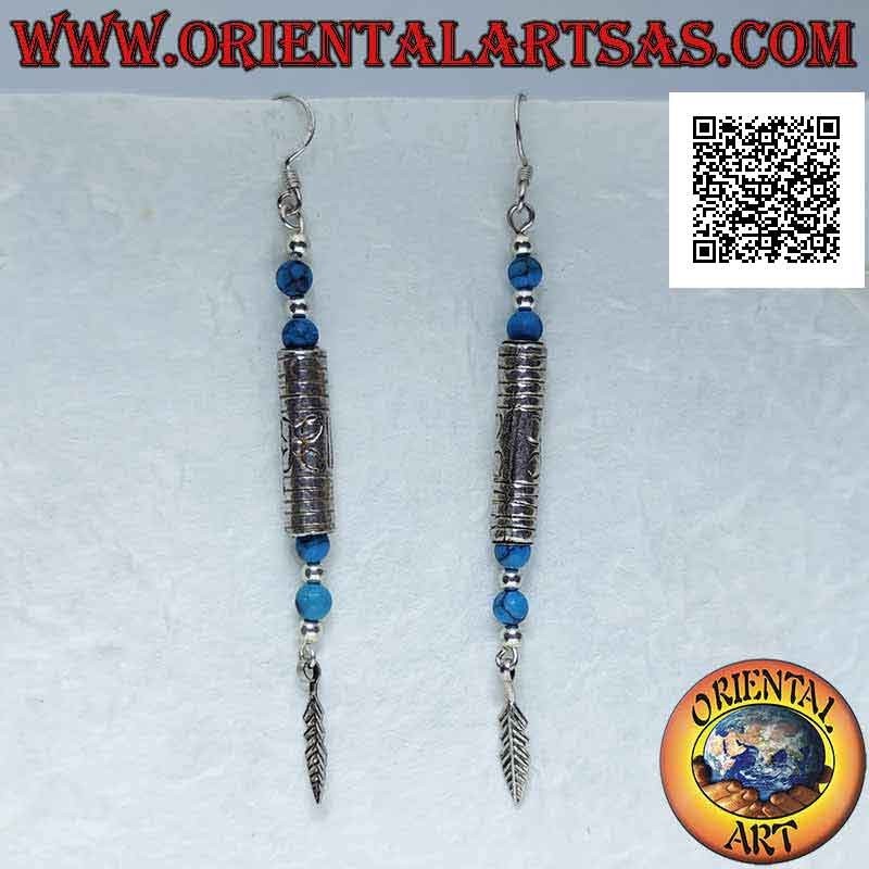 Boucles d'oreilles tube en argent décorées de perles turquoises dessus et dessous et pendentif plume
