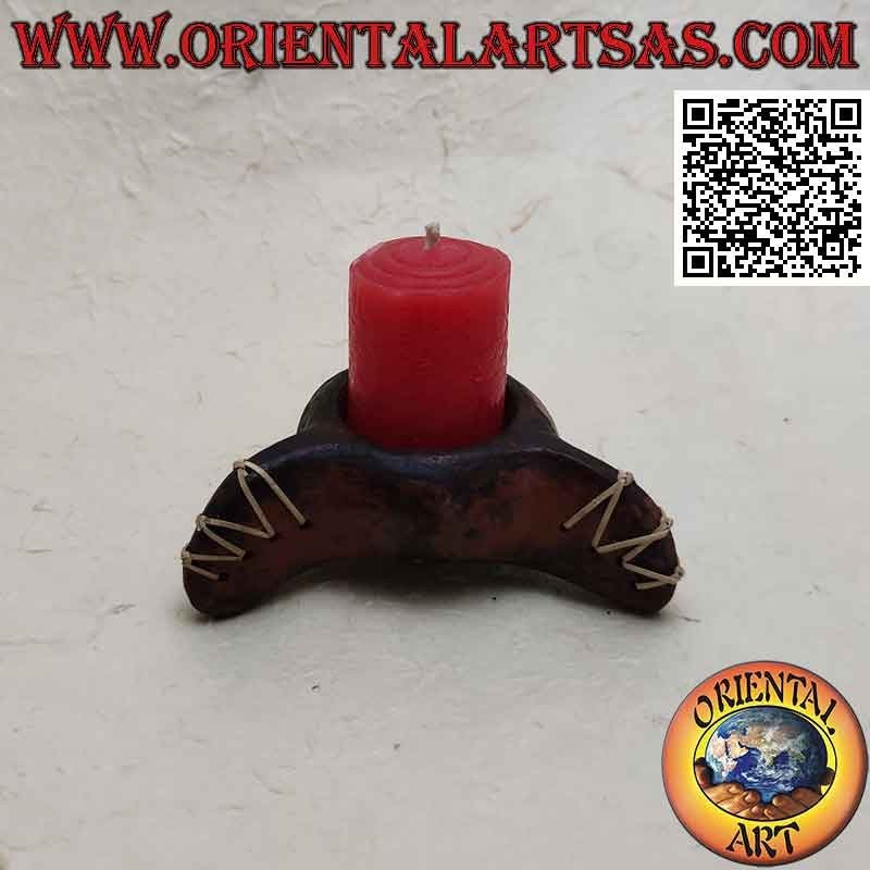 Three-footed candle holder in terracotta and decorations with bark