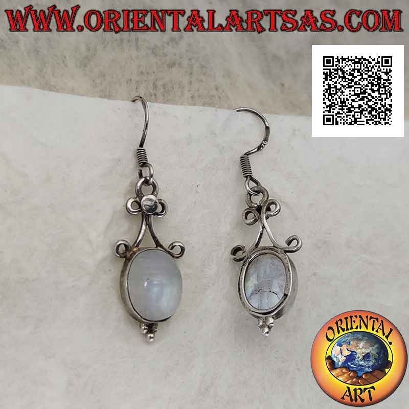Orecchini in argento con pietra di luna ovale cabochon con archetti sopra e tris di palline sotto