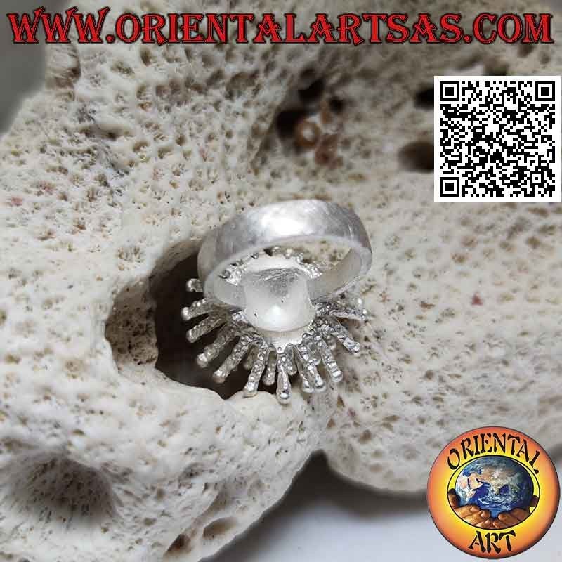 Anello in argento a forma di anemone di mare con lavorazione satinata