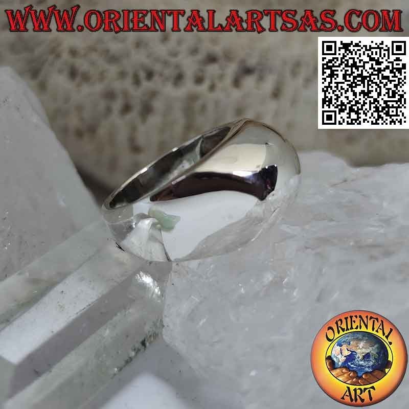 Smooth silver ring with rounded rise on the front