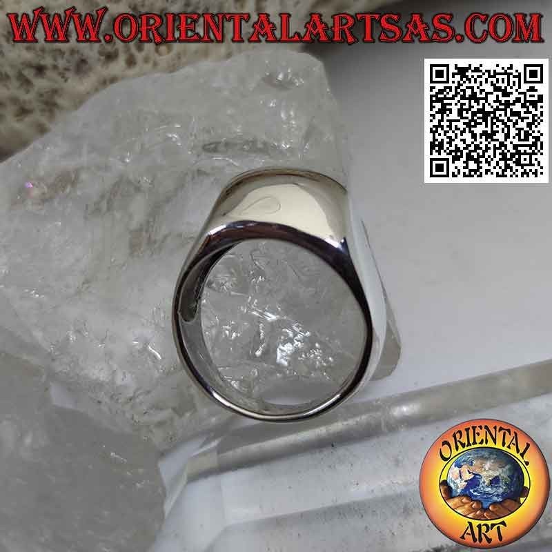 Anillo plateado liso con talle redondeado en la parte delantera