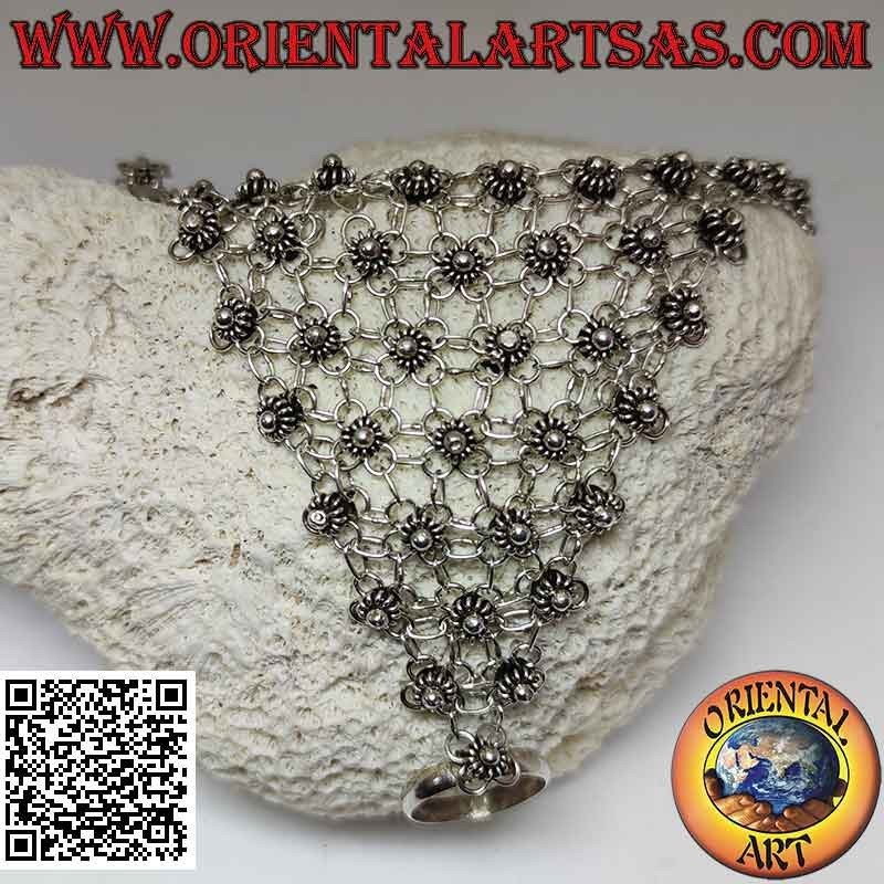 Kiss in 925 ‰ silver entirely composed of small flowers linked together