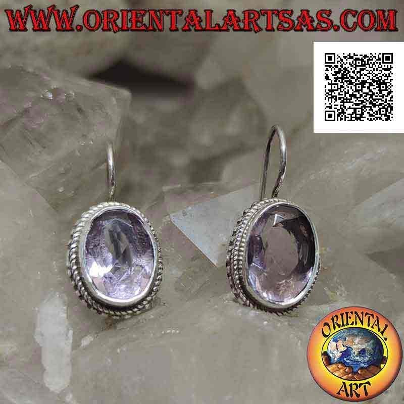 Silberohrringe mit natürlichem ovalem facettiertem klarem Amethyst, umgeben von Webart
