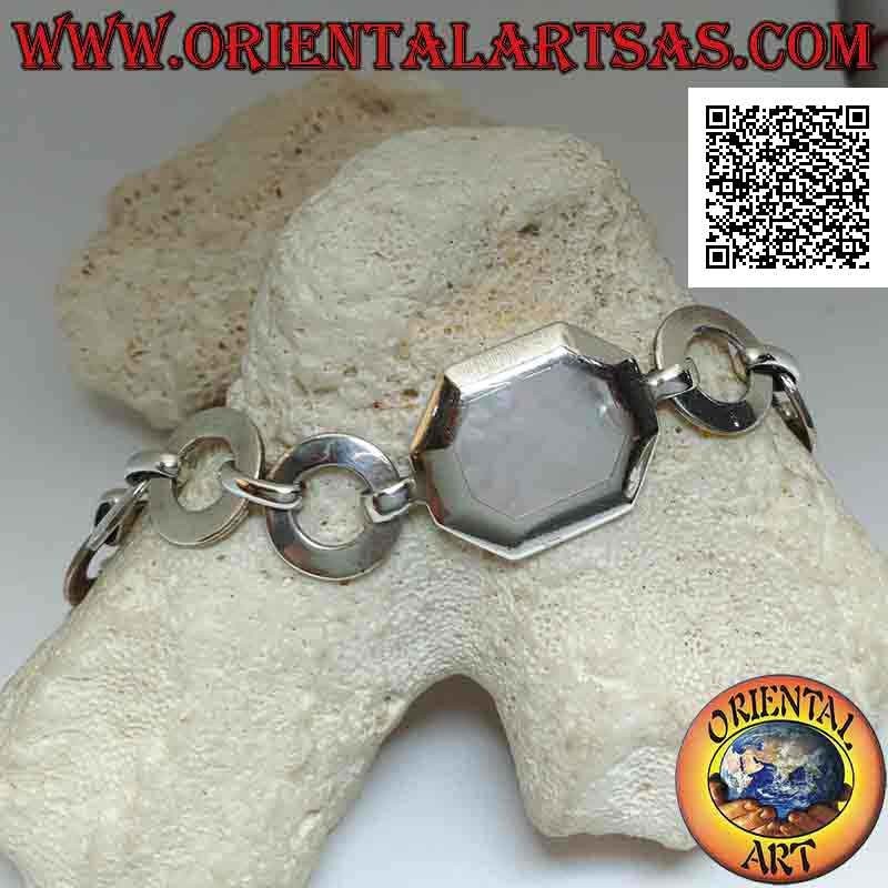 Silver chain bracelet with flat round rings with octagonal mother-of-pearl with smooth edge