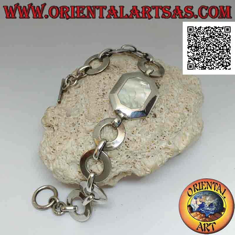 Silver chain bracelet with flat round rings with octagonal mother-of-pearl with smooth edge