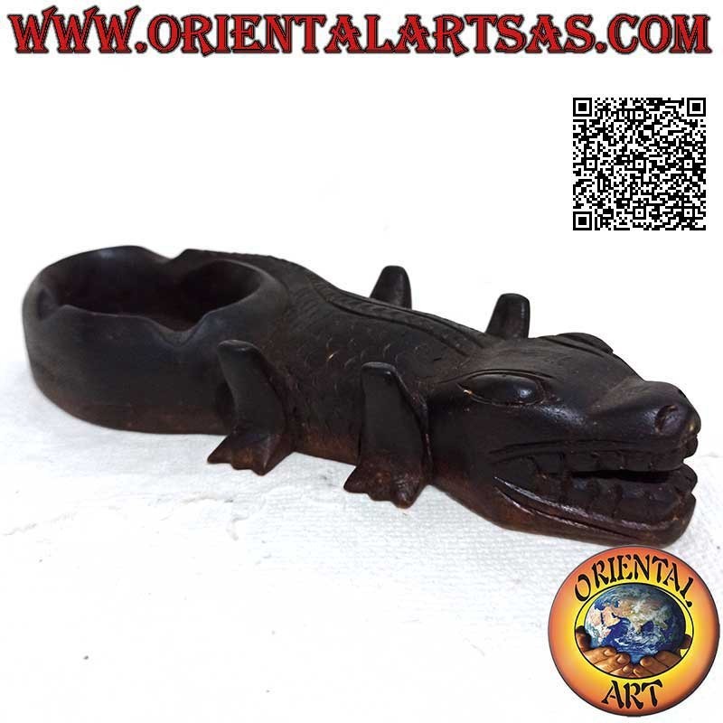Cendrier en forme de reptile (dragon de Komodo) en bois d'acajou foncé (coupe à gauche)
