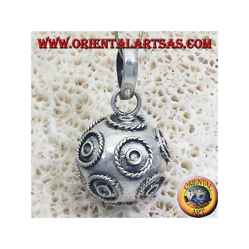 pendant (recall the angels) called silver angels diameter 16mm.