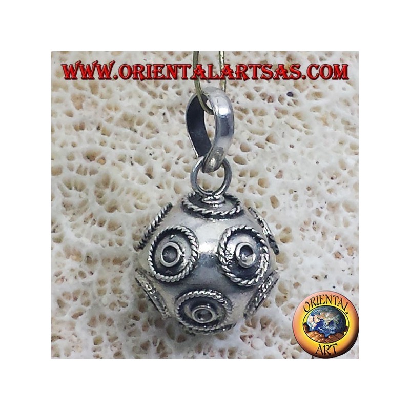 pendant (recall the angels) called silver angels diameter 16mm.