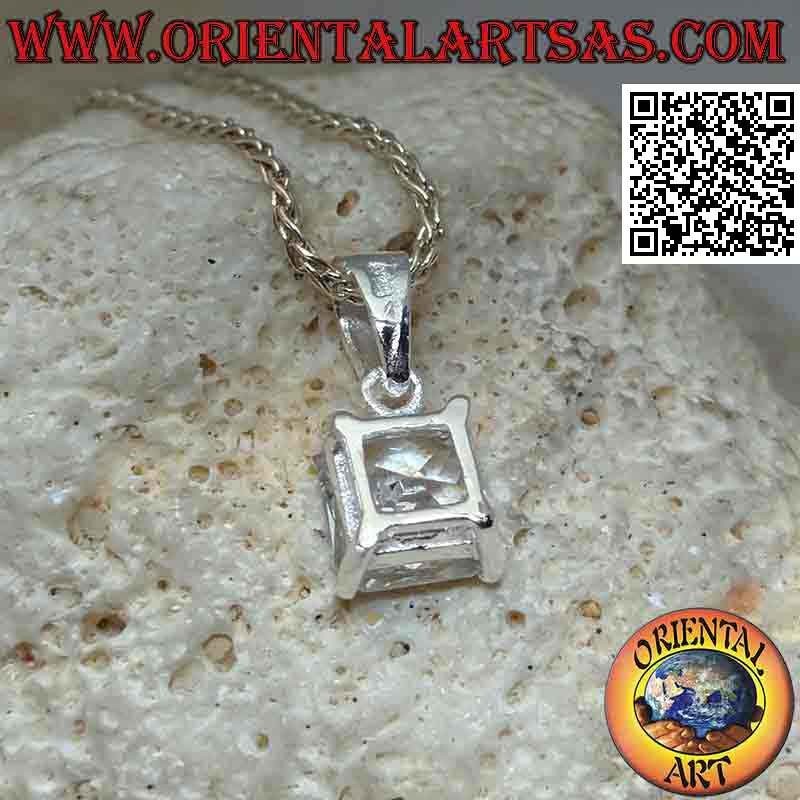 Colgante de plata con punto de luz de circonita cuadrada engastada