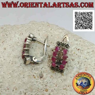 Boucles d'oreilles en argent, rectangle ajouré de 8 rubis ronds et marcassite (serrure à levier)