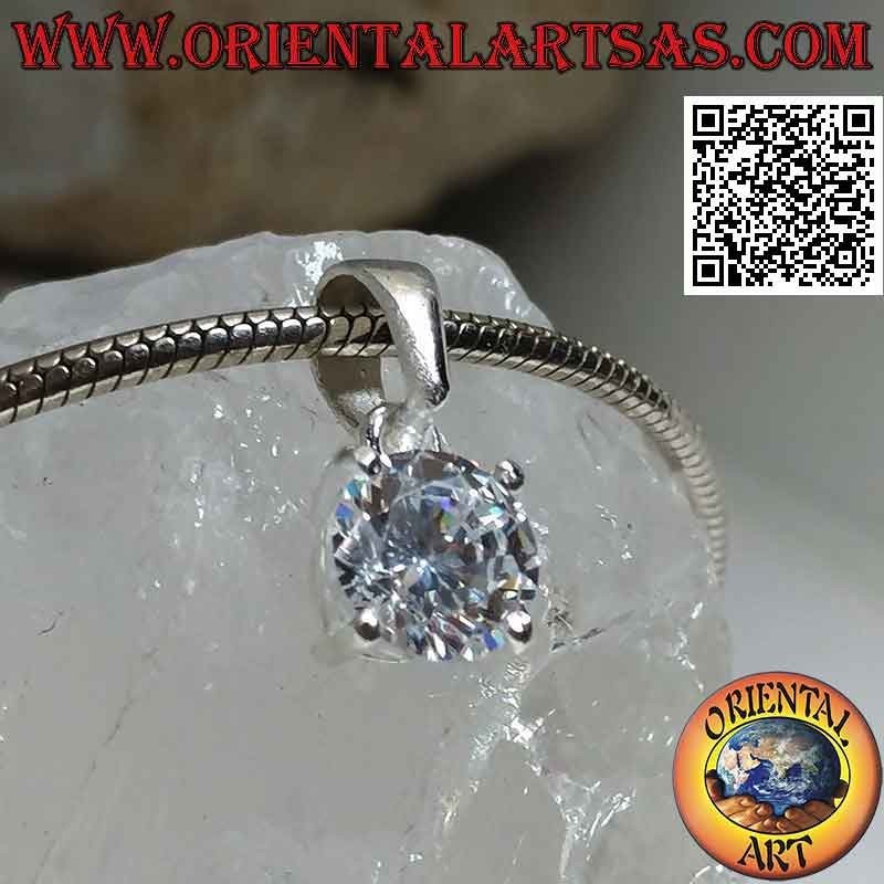 Colgante de plata con punto de luz de circonita redonda engastada