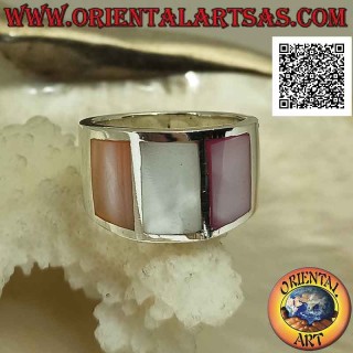 Anello in argento fascia liscia con tre madreperle multicolor incastonata a filo (3)