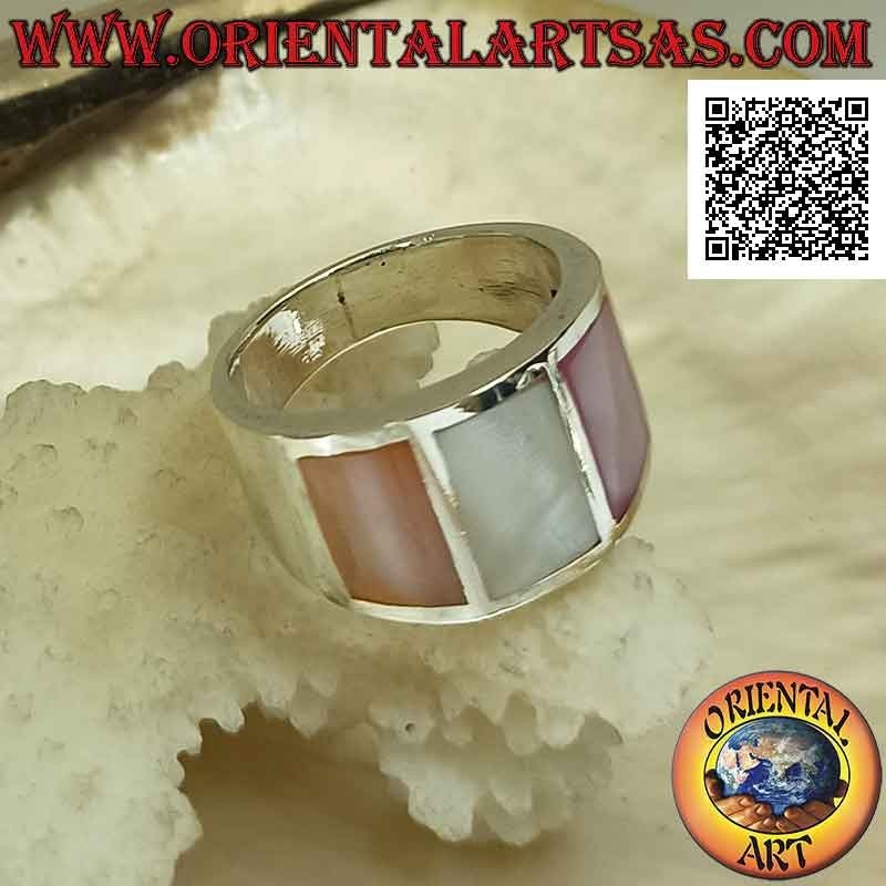 Anello in argento fascia liscia con tre madreperle multicolor incastonata a filo (3)
