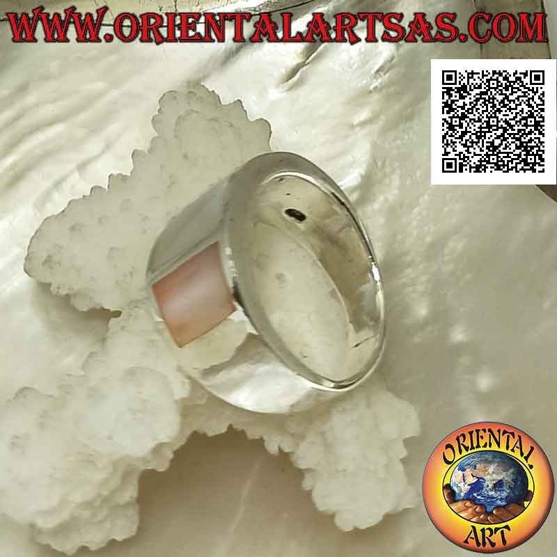 Bague en argent avec bande lisse avec trois nacre multicolores sertis affleurant (3)