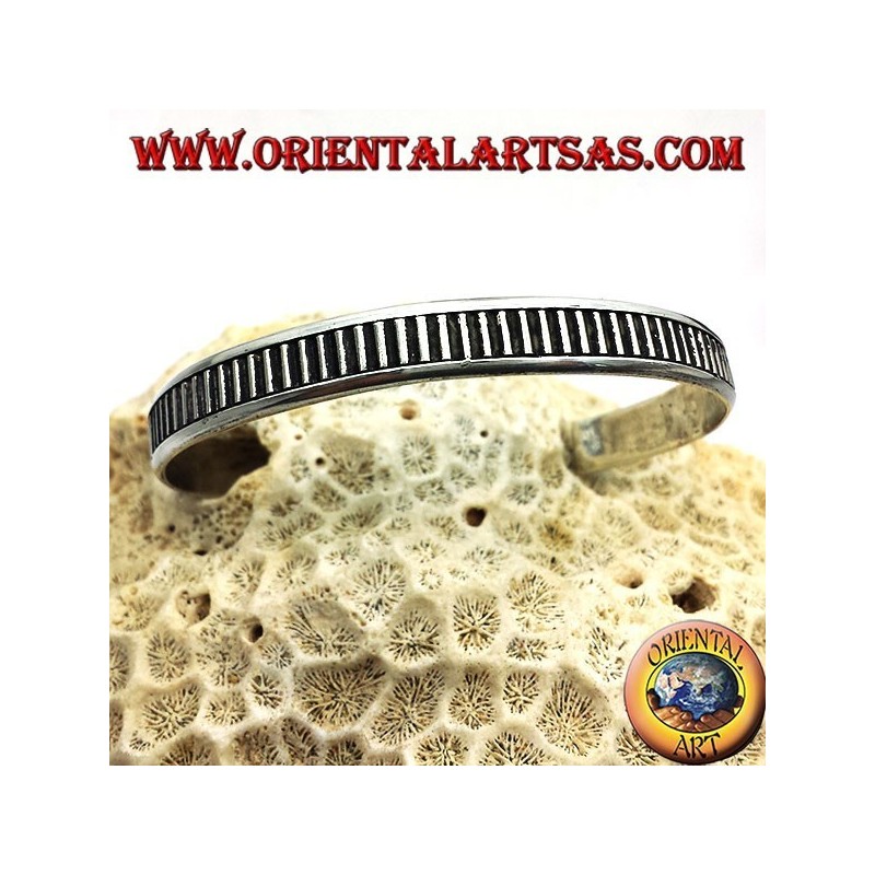 bracciale rigido  fatto a mano in argento