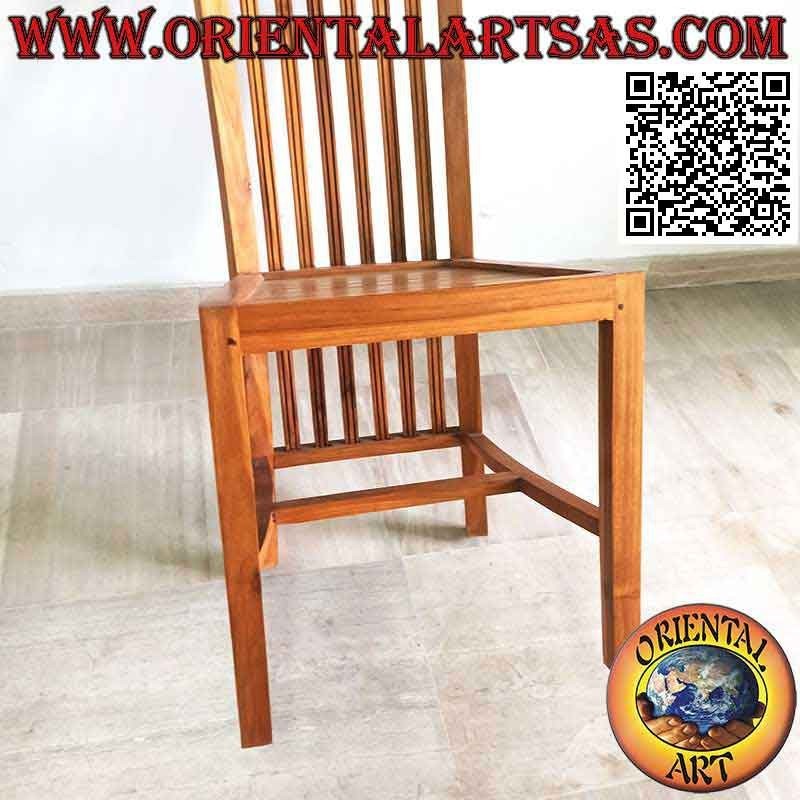 Sedia a schienale alto a fasce rigate verticali parallele in legno di teak