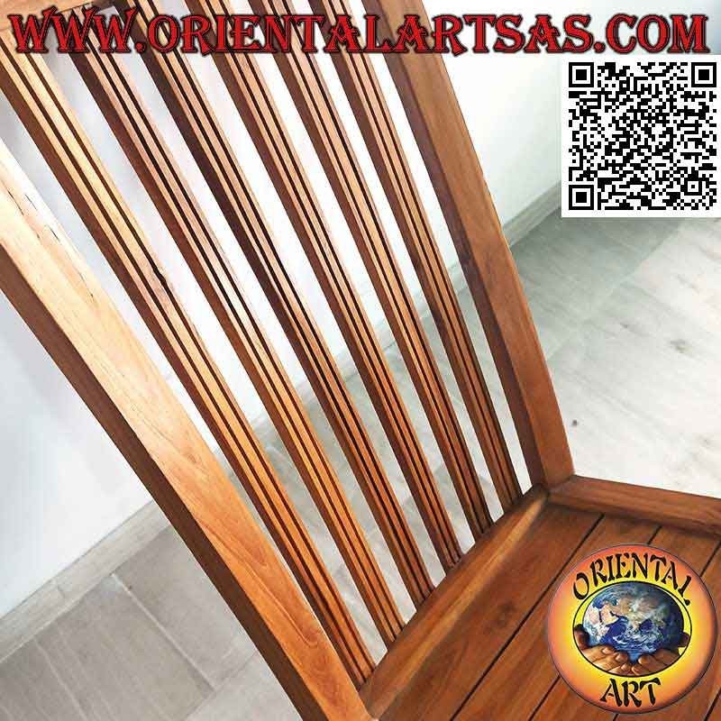 Sedia a schienale alto a fasce rigate verticali parallele in legno di teak